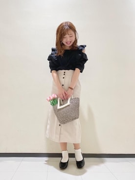 「MAJESTIC LEGON（マジェスティックレゴン）のスリムIラインスカート（スカート）」を使った、マジェスティックレゴンルミネ大宮店スタッフさん（レディース・158cm）の春コーディネート