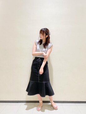 「MAJESTIC LEGON（マジェスティックレゴン）のアイテム（バレッタ/ヘアクリップ）」を使った、マジェスティックレゴンルミネ大宮店スタッフさん（レディース・168cm）の夏コーディネート