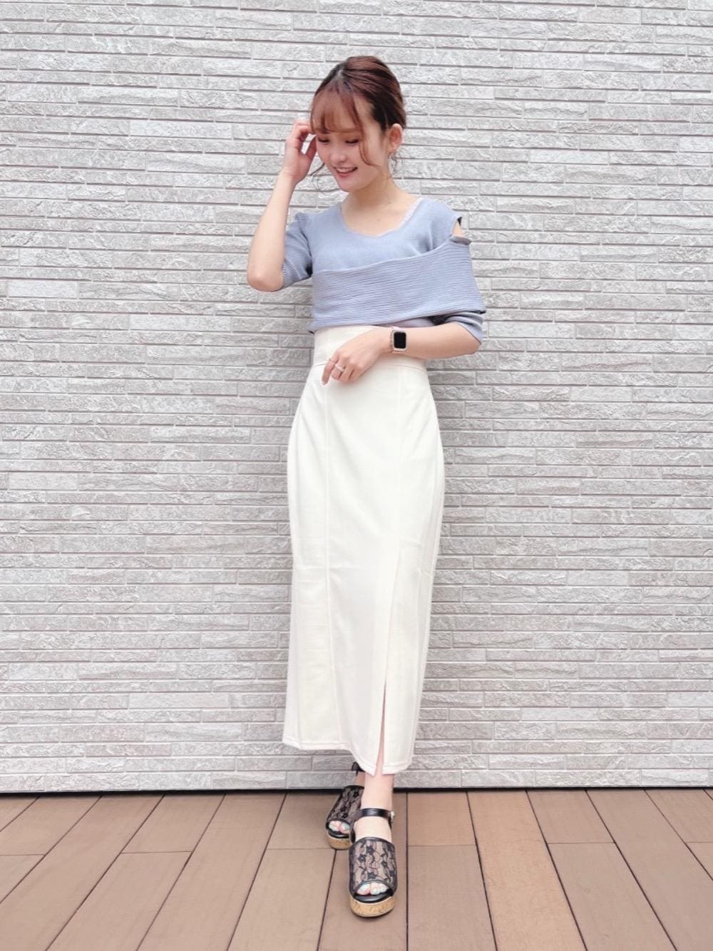 「デート、フェミニン、MAJESTIC LEGON、マジェスティックレゴン、モテ、オトナカワイイ、骨格ストレート、標準身長、カワイイ」｜「MAJESTIC LEGONのシアーフリルサンダル（サンダル、ブラック系）」を使った、マジェスティックレゴンルミネ大宮店スタッフさん（レディース・160cm）の春コーディネートの1枚目の写真