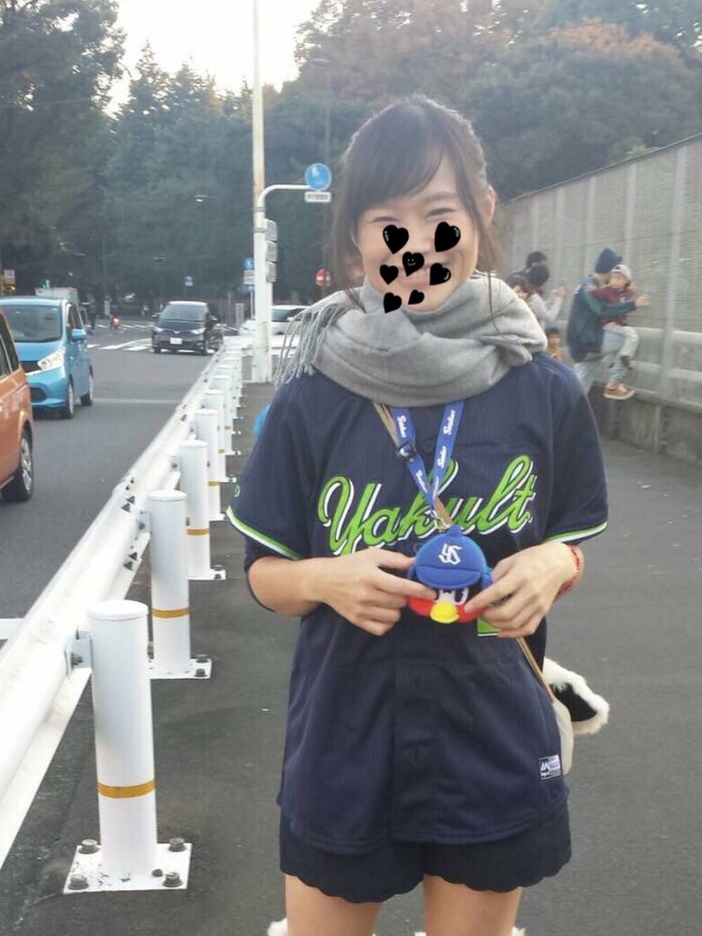 「野球観戦、東京ヤクルトスワローズ」｜「東京ヤクルトスワローズのアイテム（スポーツグッズ、ブルー系）」を使った、みみこさん（レディース・154cm）の夏コーディネートの1枚目の写真
