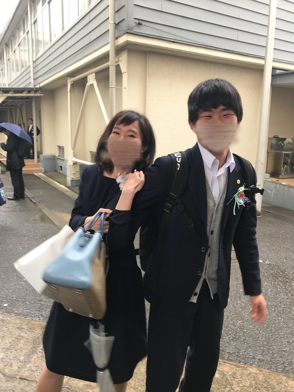 「卒業式、ママコーデ、中学校」｜「TOCCAのアイテム（ノーカラージャケット、ブルー系）」を使った、みみこさん（レディース・154cm）の春コーディネートの1枚目の写真