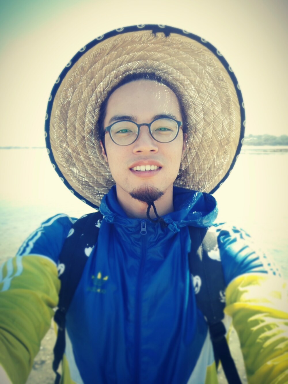 「adidasのアイテム（スタジャン、ブルー系）」を使った、Enjoyさん（メンズ・175cm）の秋コーディネートの1枚目の写真