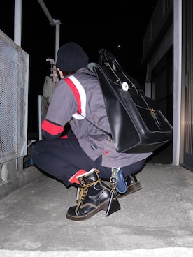 「Dr. Martens（ドクターマーチン）のアイテム（財布/小物）」を使った、TAKAさん（レディース・156cm）の春コーディネート