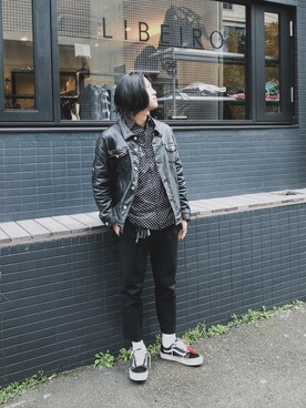「off white（オフホワイト）のアイテム（キーケース/キーアクセサリー）」を使った、tetsuuuuuuyaさん（メンズ・177cm）の春コーディネート