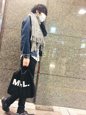 「MHL.」｜「アイテム（デニムジャケット）」を使った、えふじさん（メンズ・174cm）の春コーディネート