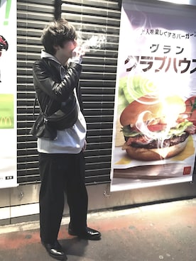 「UNITED TOKYO（ユナイテッドトウキョウ）のラムレザーシングルライダース（ライダースジャケット）」を使った、えふじさん（メンズ・174cm）の春コーディネート