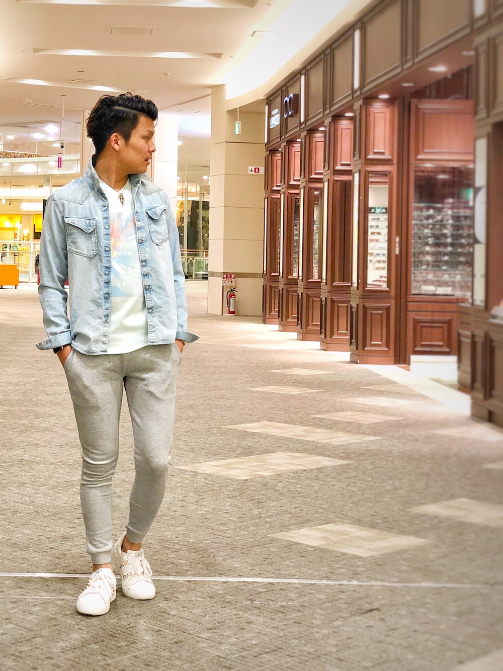 Valentino - Garavani ロックスタッズ アンタイトルド スニーカー