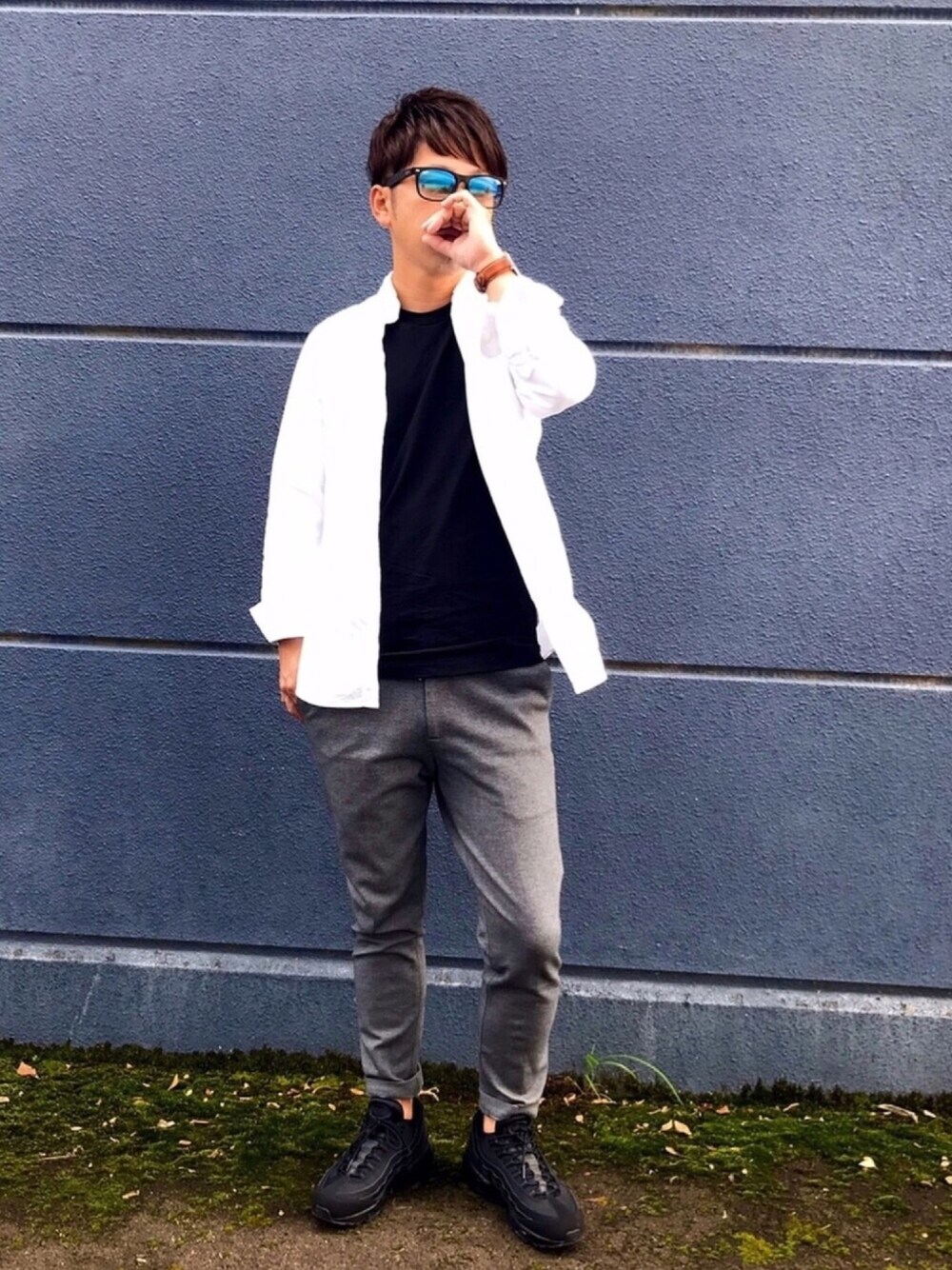 「スポーツMIX'18秋、秋コーデ、秋のコーデ、モノトーンコーデ、グレーパンツ、ドラフトナイキ」｜「Daniel WellingtonのDANIEL WELLINGTON / CLASSIC BLACK レザーベルト/シルバー 40mm▲（アナログ腕時計、ブラウン系）」を使った、mackoさん（メンズ・174cm）の秋コーディネートの1枚目の写真