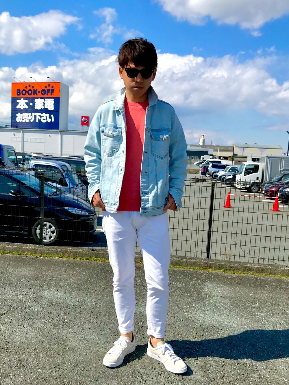 「春コーデ、シンプルコーデ、ストリート」｜「ZARAのアイテム（デニムジャケット、ブルー系）」を使った、mackoさん（メンズ・174cm）の春コーディネートの1枚目の写真