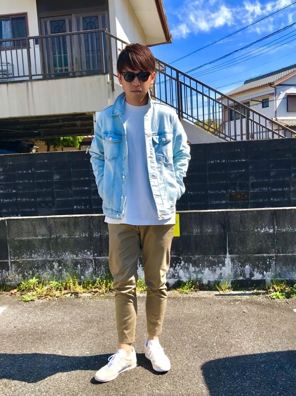 「平成最後のWEARISTAセンバツ、シンプルコーデ、きれいめカジュアル、ビッグシルエット、UNIQLO、春コーデ」｜「UNIQLOのクルーネックＴ（長袖）（Tシャツ/カットソー、ホワイト系）」を使った、mackoさん（メンズ・174cm）の春コーディネートの1枚目の写真