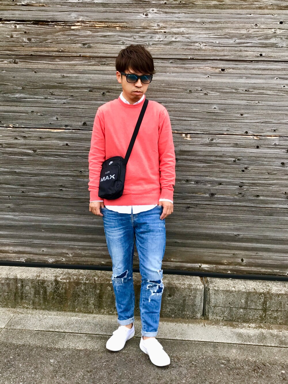 「今日のコーデ、ストリート」｜「UNIQLOのスーピマコットンクルーネックセーター（長袖）（ニット/セーター、オレンジ系）」を使った、mackoさん（メンズ・174cm）の春コーディネートの1枚目の写真