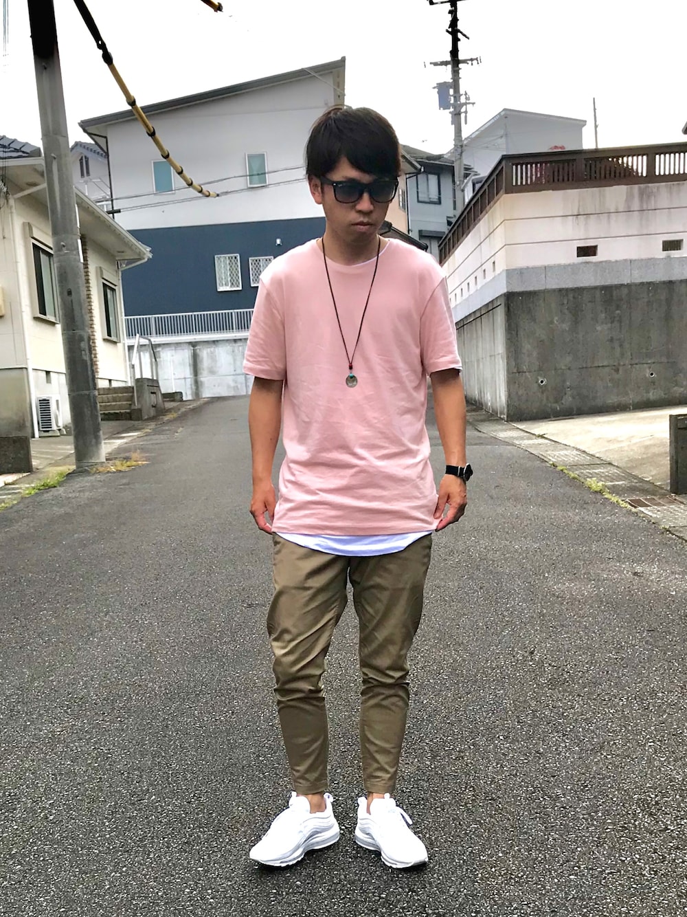「夏コーデ、Tシャツ、ZARA、ストリート」｜「ZARAのアイテム（Tシャツ/カットソー、ピンク系）」を使った、mackoさん（メンズ・174cm）の春コーディネートの1枚目の写真