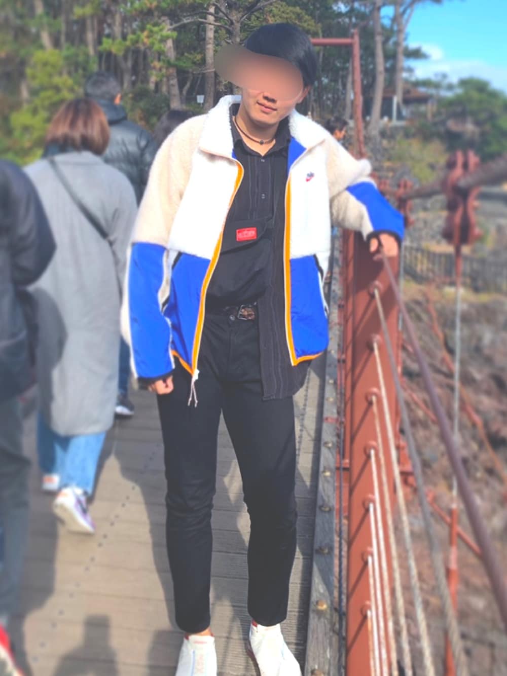 「冬、今日のコーデ、オーバーサイズ、ゆるコーデ、NIKE、おしゃれさんと繋がりたい」｜「NIKEのNIKE ナイキ M NSW HE HOODIE HZ WINTER HE ハーフジップフーディ ウィンター BV3767-133 SAIL/GAME ROYAL/DESERT SAND（その他アウター、ベージュ系）」を使った、ⲊⲁⲊⲁ.さん（メンズ・178cm）の冬コーディネートの1枚目の写真