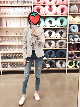 「ZARA（ザラ）のアイテム（スーツジャケット、グレー系）」を使った、士多啤梨さん（レディース・170cm）の春コーディネート