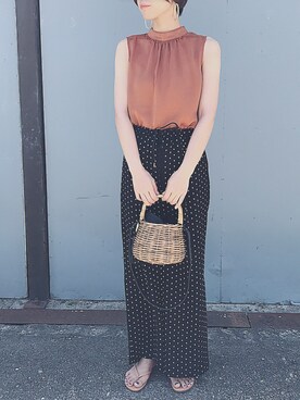 「スリットパンツ」｜「アイテム（ビーチサンダル）」を使った、まりるんさん（レディース・163cm）の夏コーディネート