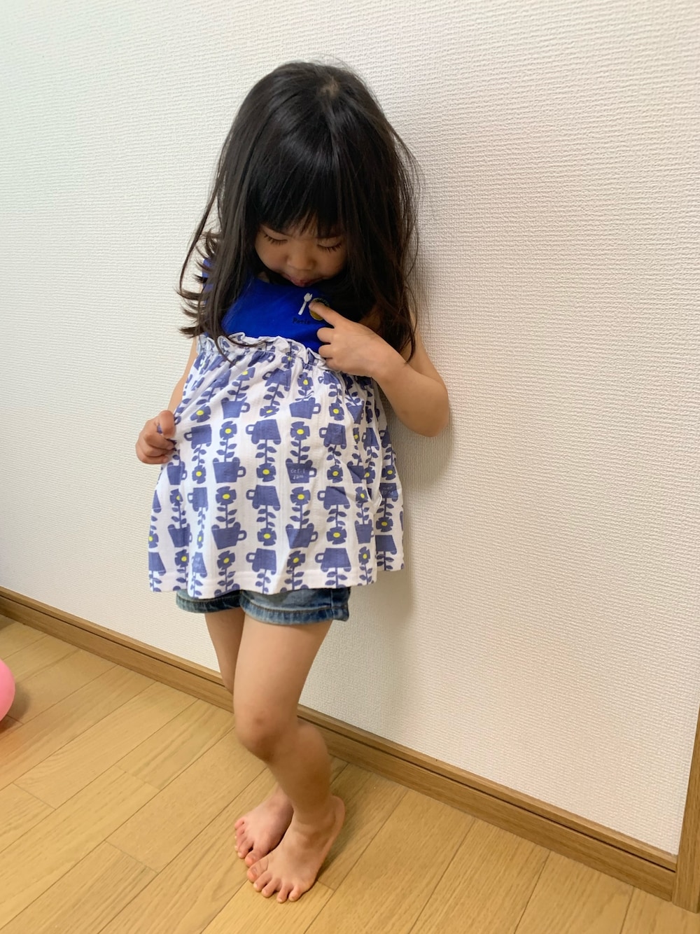 「Petit jamの切り替えタンクトップ（タンクトップ、ブルー系）」を使った、kanakoさん（キッズ・90cm）の夏コーディネートの1枚目の写真