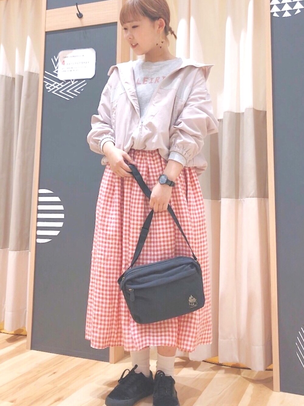 「SM2、Samansa Mos2、サマンサモスモス、春コーデ、ピンク、春アウター、パステル映える春、ガーリー、スタッフセンバツ、マウンテンパーカー」｜「Samansa Mos2のアイテム（ジャケット/アウター、ピンク系）」を使った、ｲｼｶﾜ ﾘﾎ ◎さん（レディース・159cm）の春コーディネートの1枚目の写真