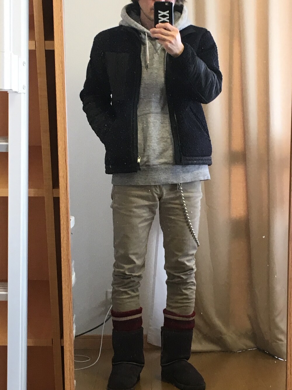 「UUのアイテム（その他アウター、ブラック系）」を使った、yskEさん（メンズ・172cm）の秋コーディネートの1枚目の写真