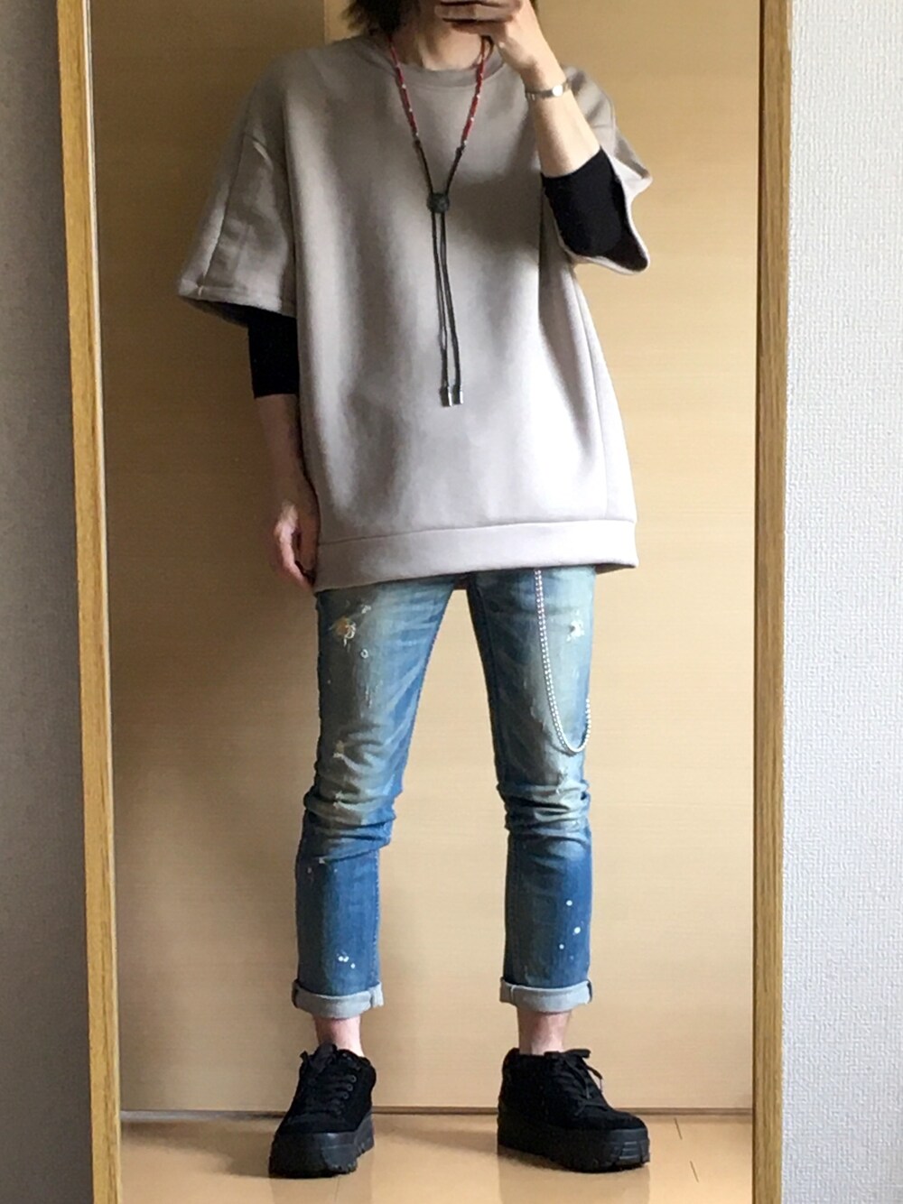 「GUのアイテム（スウェット、ベージュ系）」を使った、yskEさん（メンズ・172cm）の春コーディネートの1枚目の写真
