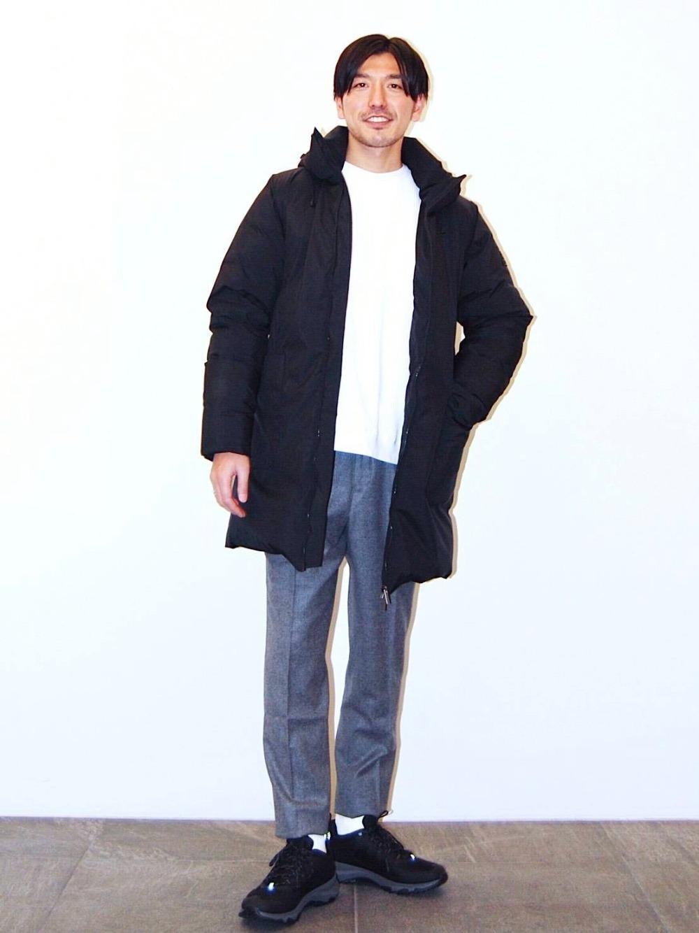 「SHINJUKU STYLE」｜「UNITED ARROWSの＜UNITED ARROWS＞ ライトフランネル パンツ CITY（スラックス、グレー系）」を使った、nakashimaさん（メンズ・177cm）の冬コーディネートの1枚目の写真