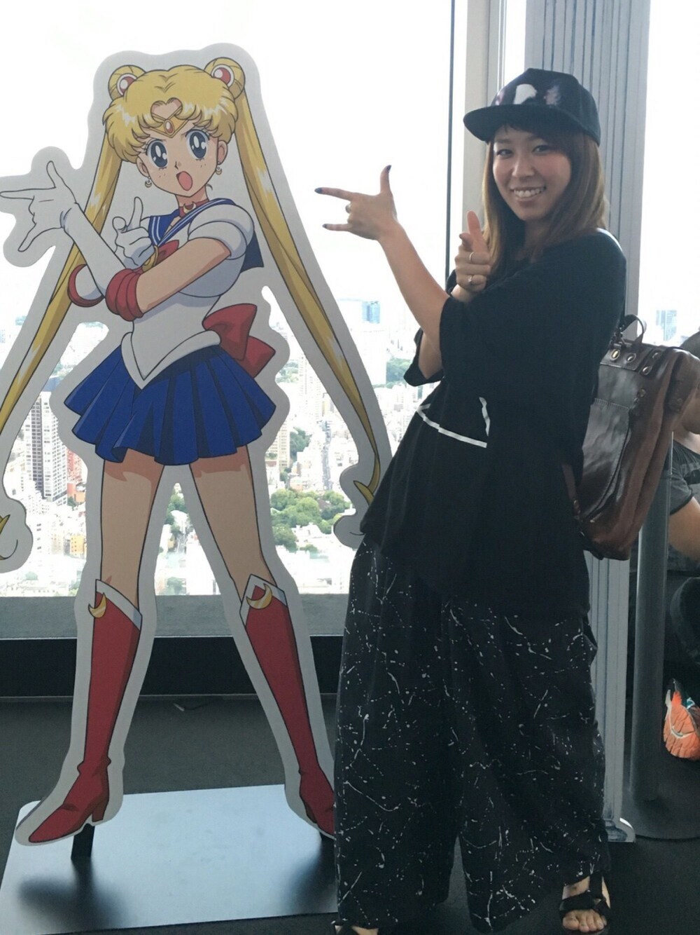 「セーラームーン、セーラームーン展、ikumi、adidas originals、パグ、さんかく、さんかく柄」｜「iのペンキ柄タックワイドパンツ（その他パンツ、ブラック系）」を使った、mAcoさん（レディース・156cm）の夏コーディネートの1枚目の写真