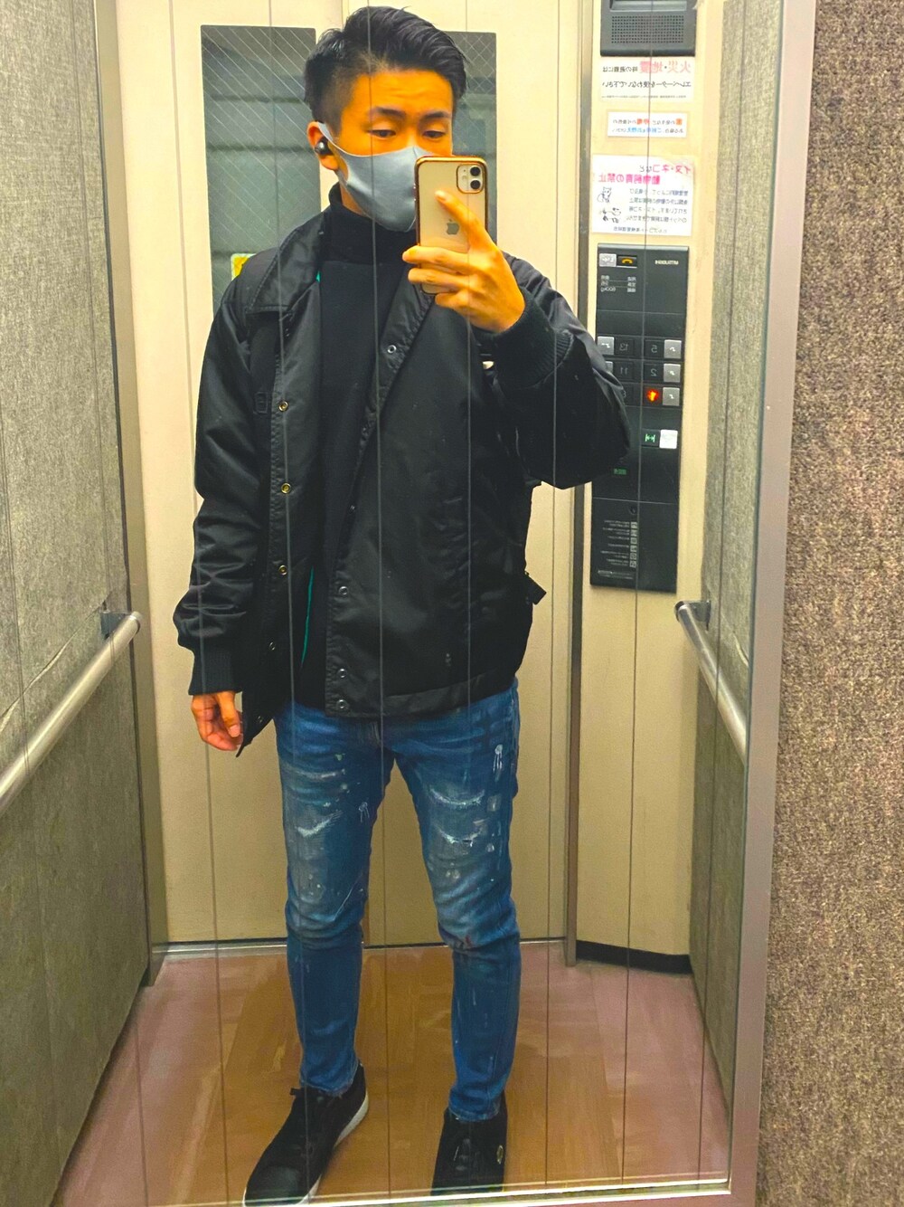 「冬コーデ、LACOSTE、G-STAR RAW(G-STAR RAW)、Diesel、ASCLO、スニーカー、デニム、ジャケット、タートルネック」｜「LACOSTEのメンズ CARNABY EVO BL 1（スニーカー、ブラック系）」を使った、リチョパさん（メンズ・174cm）の冬コーディネートの1枚目の写真