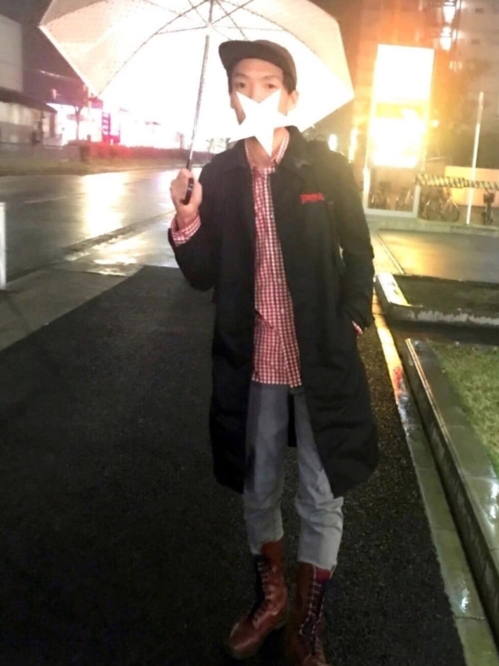 「雨の日コーデ、ドクターマーチン14ホール、仲良しリンクフェス告知」｜「KIJIMA TAKAYUKIのKIJIMA TAKAYUKI  ジェットキャップ（キャップ、ブルー系）」を使った、YAXさん（メンズ・172cm）の春コーディネートの1枚目の写真
