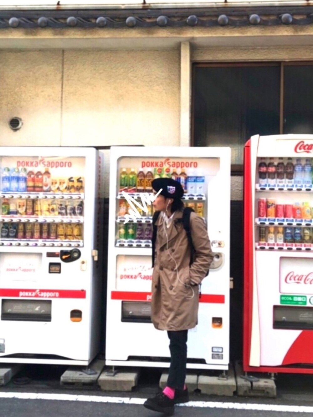 「ラバーソール」｜「BUENA VISTAのアイテム（ハンチング/ベレー帽、ブラック系）」を使った、YAXさん（メンズ・172cm）の春コーディネートの1枚目の写真
