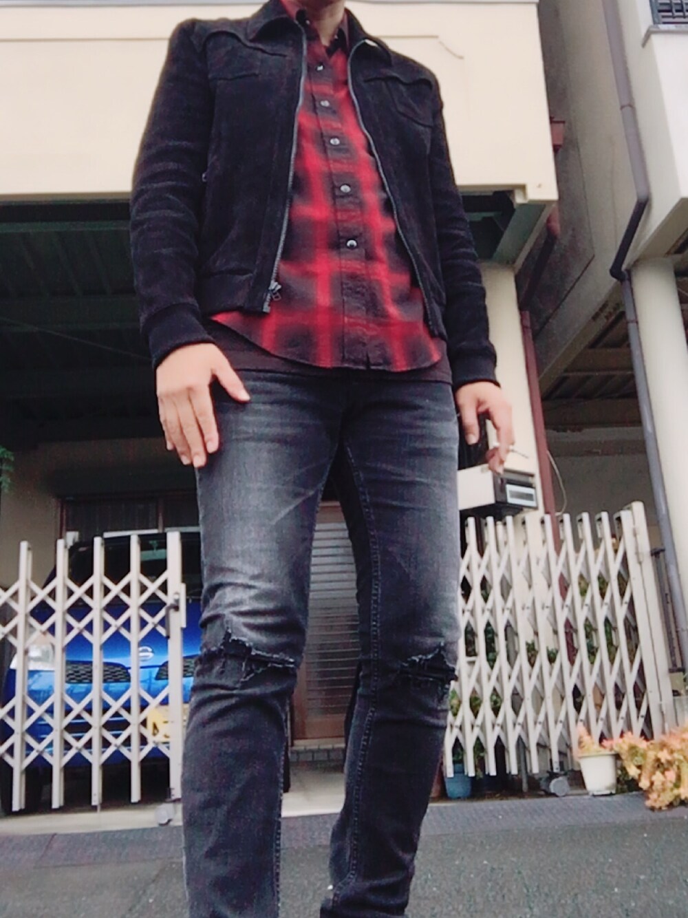 「Rags Mcgregor、minedenim、西のつったん、おしゃれさんと繋がりたい、黒」｜「minedenimのアイテム（デニムパンツ、ブラック系）」を使った、つったんさん（メンズ・183cm）の秋コーディネートの1枚目の写真
