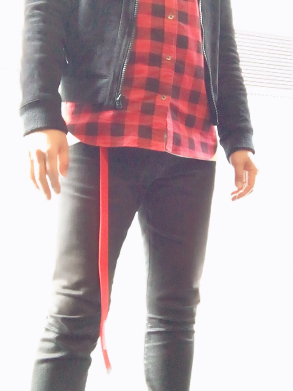「Rags Mcgregor、Hysteric Glamour、西のつったん、おしゃれさんと繋がりたい、スキニー、黒、レザージャケット、ブロックチェック、キムタク」｜「HYSTERIC GLAMOURのアイテム（デニムパンツ、ブラック系）」を使った、つったんさん（メンズ・183cm）の冬コーディネートの1枚目の写真
