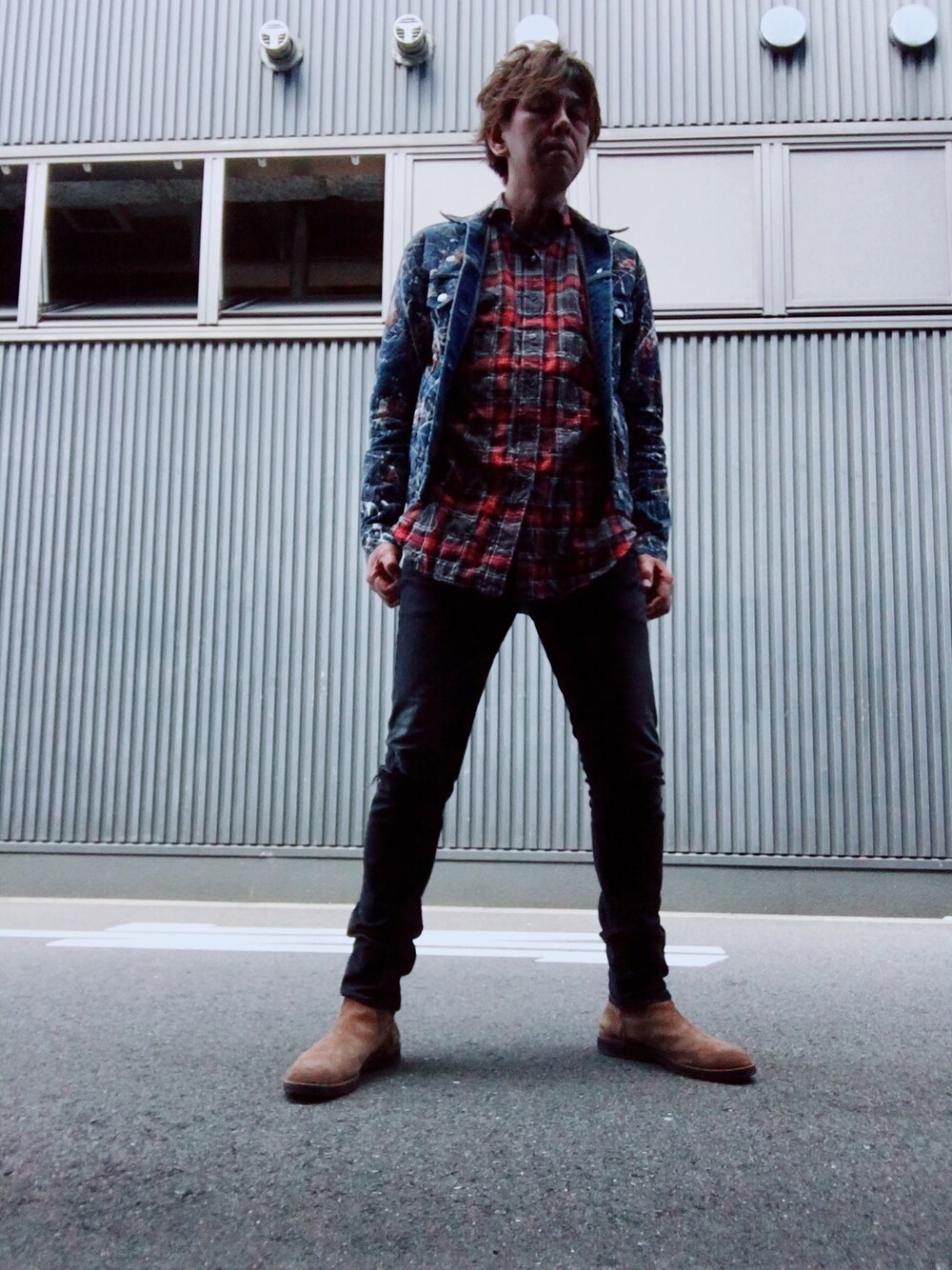 「肌ウーノ、春夏コーデ、PR、西のつったん、minedenim、Rags Mcgregor、黒」｜「MINEDENIMのアイテム（デニムパンツ、ブラック系）」を使った、つったんさん（メンズ・183cm）の春コーディネートの1枚目の写真