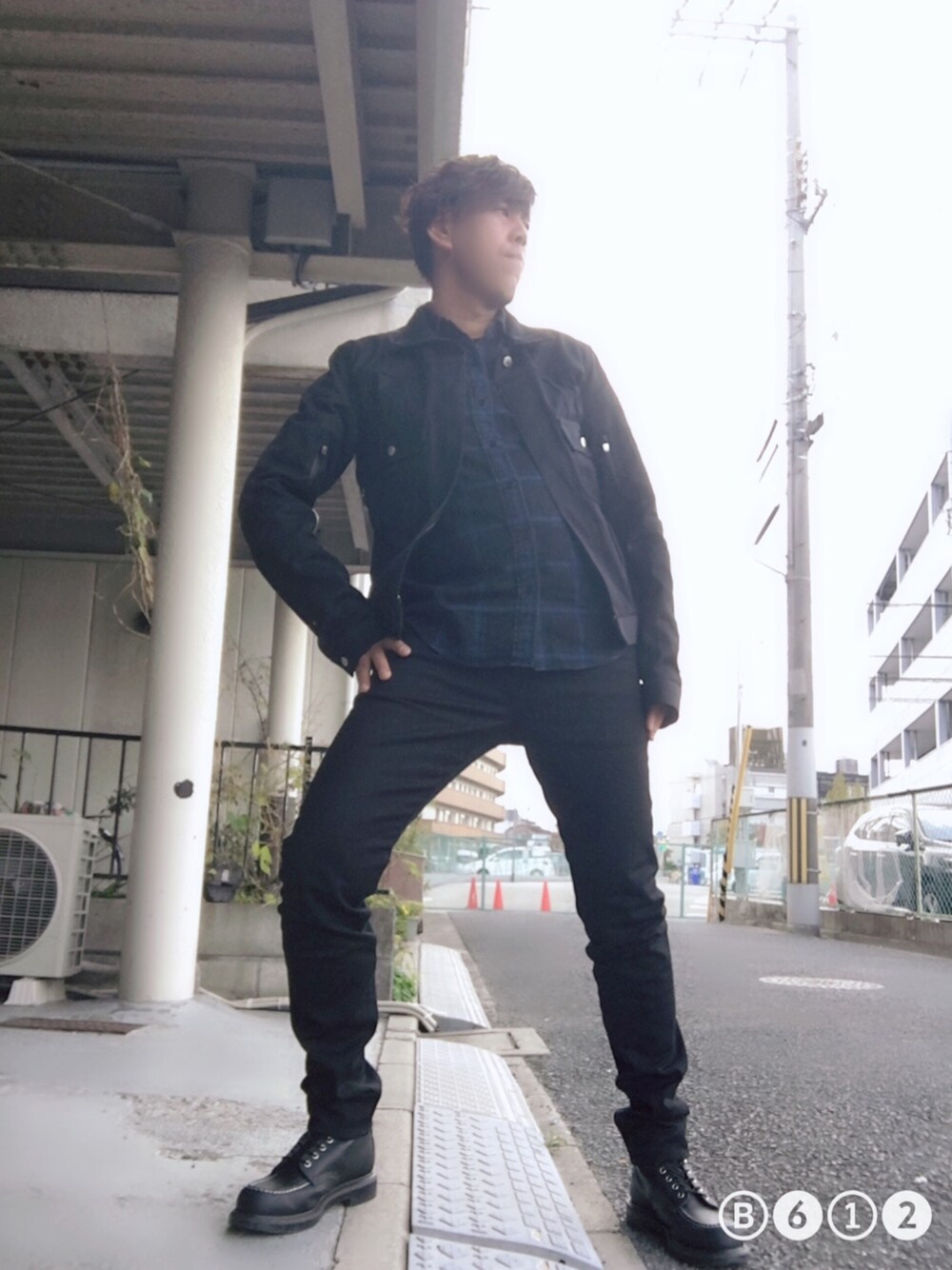「キムタク、minedenim、TAKAHIROMIYASHITA The SoloIst. 、RED WING、Hysteric Glamour、秋のコーデ、おしゃれさんと繋がりたい、黒、デニムジャケット、デニムパンツ」｜「HYSTERIC GLAMOURのアイテム（デニムパンツ、ブラック系）」を使った、つったんさん（メンズ・182cm）の秋コーディネートの1枚目の写真