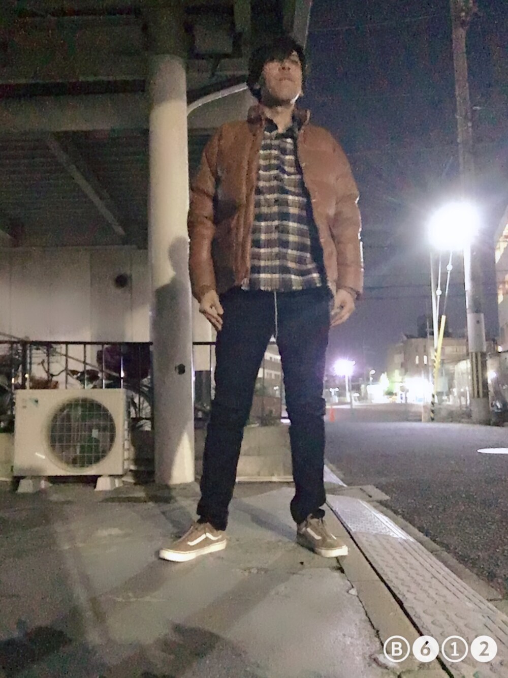 「abathingape、minedenim、Rags Mcgregor、キムタク、VANS、おしゃれさんと繋がりたい、秋冬、冬コーデ、デニムパンツ、ブラウン」｜「MINEDENIMのアイテム（デニムパンツ、ブラック系）」を使った、つったんさん（メンズ・182cm）の冬コーディネートの1枚目の写真