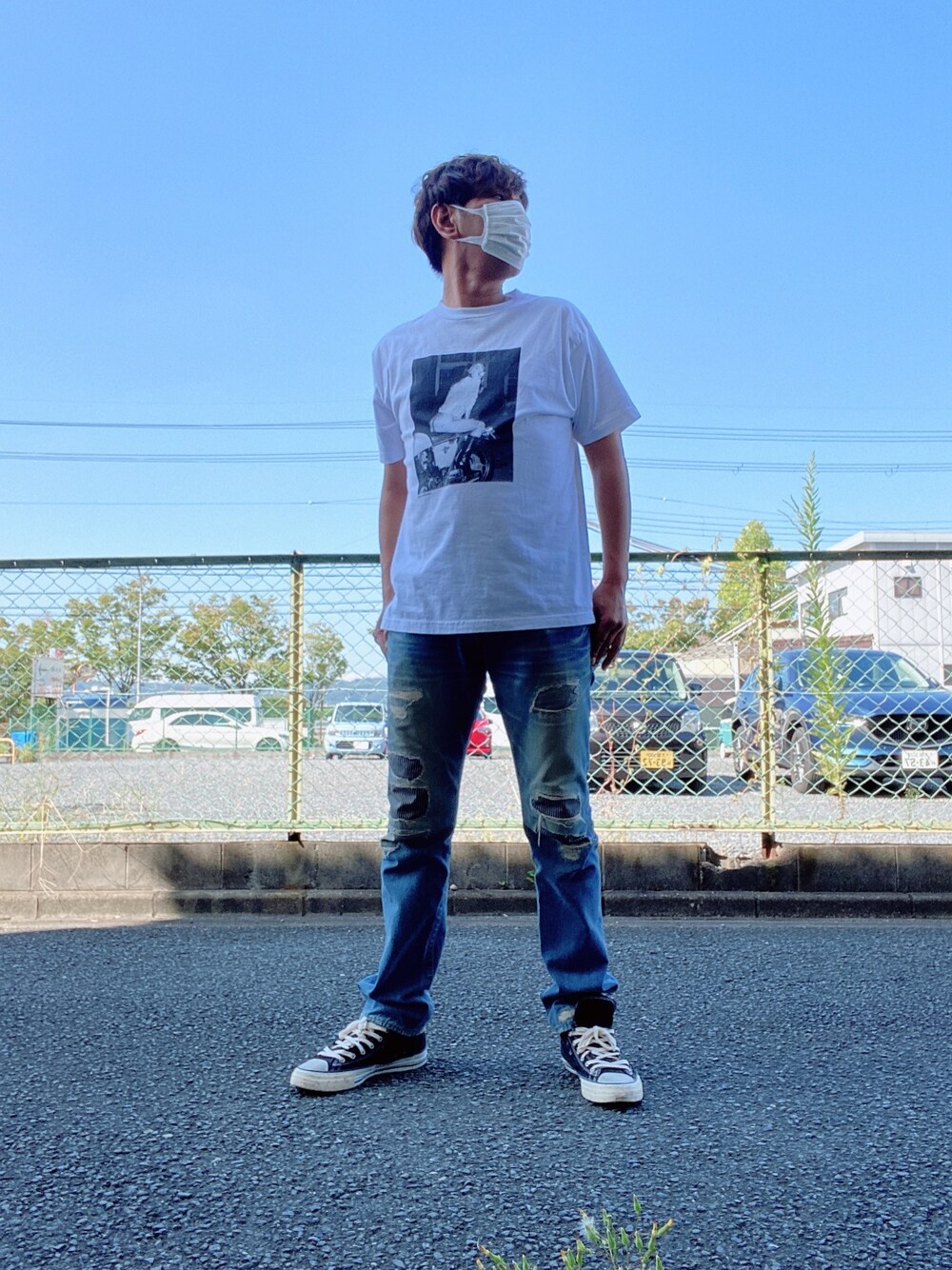 「おしゃれさんと繋がりたい、いいね、save、フォローお願いします🤑、デニム、スニーカー、野口強、キムタク、Hysteric Glamour、minedenim、Tシャツ、シンプルスタイル」｜「HYSTERIC GLAMOURのアイテム（デニムパンツ、ブルー系）」を使った、つったんさん（メンズ・182cm）の秋コーディネートの1枚目の写真