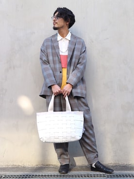「花見」｜「アイテム（スラックス）」を使った、明賀健太さん（メンズ・178cm）の春コーディネート