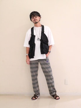 「stein（シュタイン）のアイテム（ベスト）」を使った、明賀健太さん（メンズ・178cm）の夏コーディネート