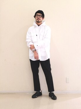 「SLACK FOOTWEAR（スラックフットウェア）のアイテム」を使った、明賀健太さん（メンズ・178cm）の冬コーディネート