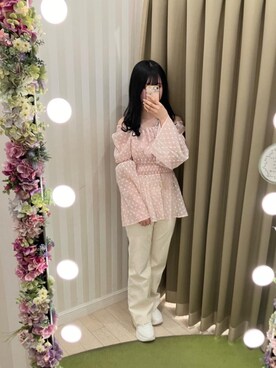 「MAJESTIC LEGON（マジェスティックレゴン）の厚底2WAYリボンスニーカー（スニーカー）」を使った、マジェスティックレゴン新宿ミロード店スタッフさん（レディース・158cm）の春コーディネート