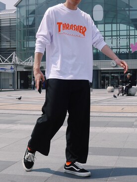 レオナール久保田使用「THRASHER（【別注】 ＜THRASHER＞ LOGO LONG SLEEVE TEE/Tシャツ）」的時尚穿搭