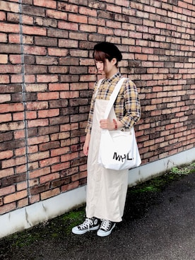 「アイテム（ジャンパースカート、ホワイト系）」を使った、YU-HAさん（レディース・163cm）の夏コーディネート