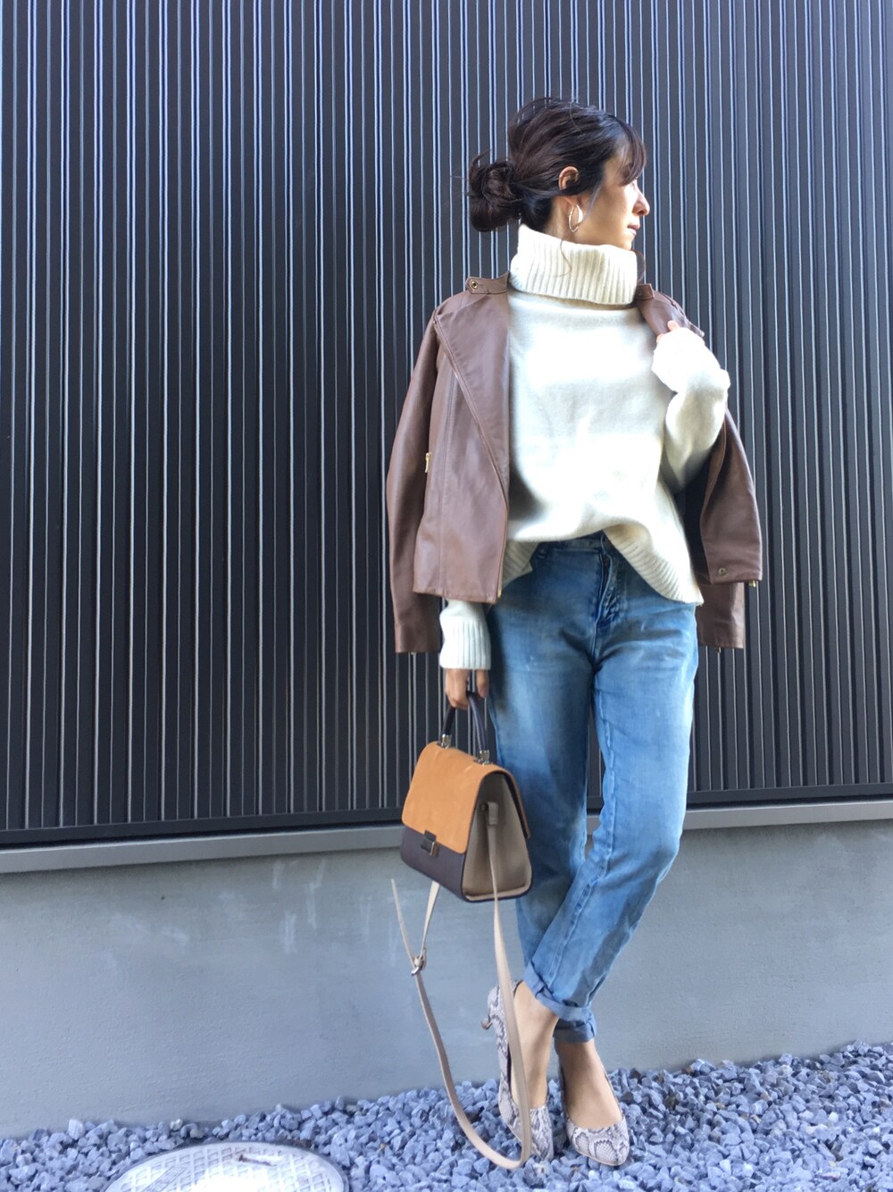 「シンプル、ライダースジャケット、ママコーデ、ZARA、タートルネックニット」｜「FRAMeWORKの*W/Ca タートルプルオーバー◆（ニット/セーター、ホワイト系）」を使った、Haru☆さん（レディース・153cm）の秋コーディネートの1枚目の写真
