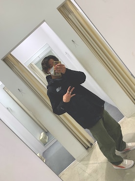 「PUMA」｜「アイテム（マウンテンパーカー）」を使った、たつやさん（メンズ・167cm）の春コーディネート