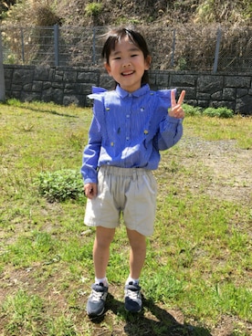 「ZARA KIDSのアイテム（Shirts、ブルー系）」を使った、りりぃさん（キッズ・140cm）の春コーディネート