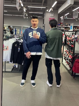 「iT（イット）のアイテム」を使った、胖猪Bombさん（メンズ・184cm）の春コーディネート