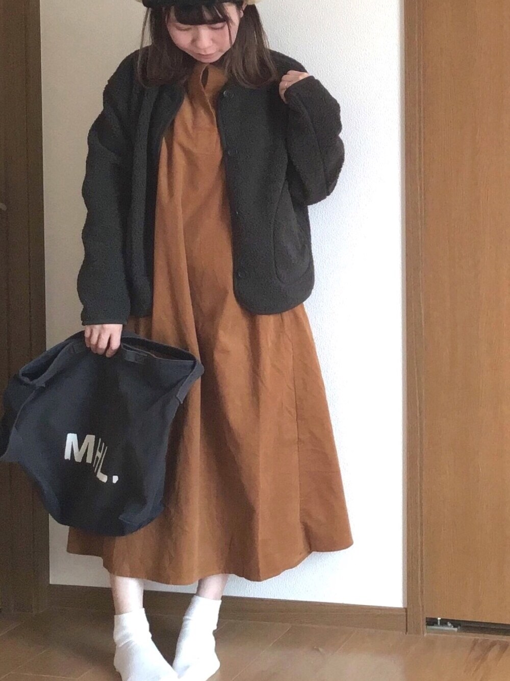 「シンプルコーデ、カジュアルコーデ、ゆるコーデ、プチプラ、もこもこ、niko and ...、UNIQLO、ワンピーススタイル、低身長コーデ、マタニティコーデ」｜「UNIQLOのフリースノーカラージャケット（長袖）（その他アウター、グリーン系）」を使った、m a n a  さん（レディース・152cm）の冬コーディネートの1枚目の写真