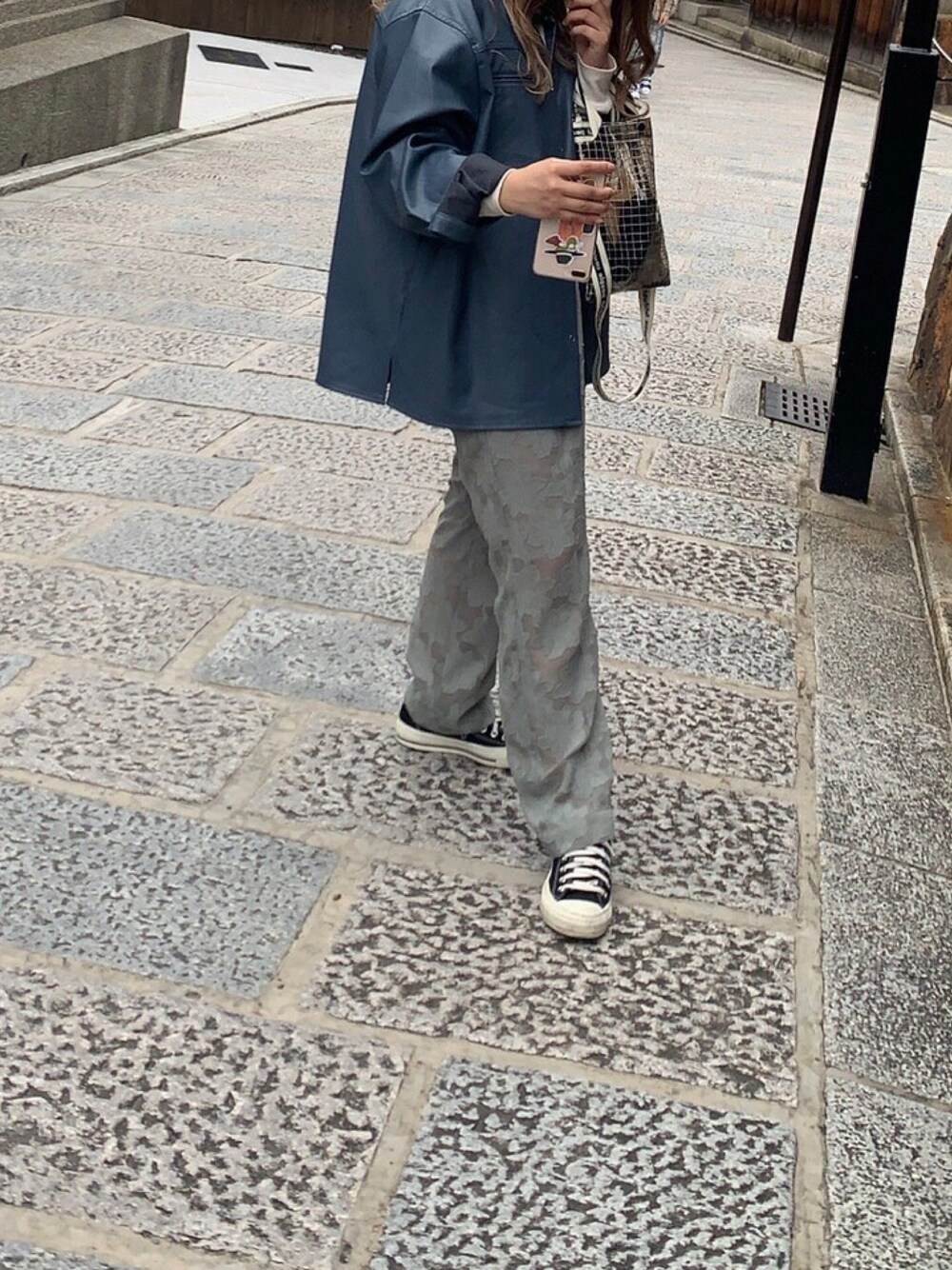 「私の推しブランド、大人カジュアル、スニーカーコーデ、シンプルコーデ、低身長、Kastane、kastane_ootd、おしゃれさんと繋がりたい」｜「JEANASISのカットジャガードシアートラウザーパンツ/892957（その他パンツ、グリーン系）」を使った、ア ミさん（レディース・156cm）の冬コーディネートの1枚目の写真