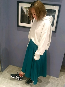 「AMERICAN HOLIC（アメリカンホリック）のフード付裏毛プルオーバー（パーカー）」を使った、RINAさん（レディース・151cm）の冬コーディネート