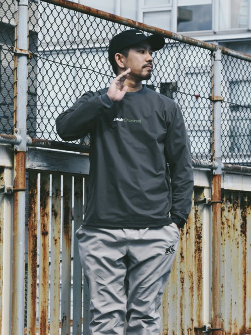 Back Channel®︎さんの「WATER REPELLENT L/S T（Back Channel）」を使ったコーディネート