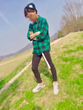 「jiggys shop（ジギーズショップ）のアイテム（チノパンツ）」を使った、uさん（メンズ・165cm）の春コーディネート