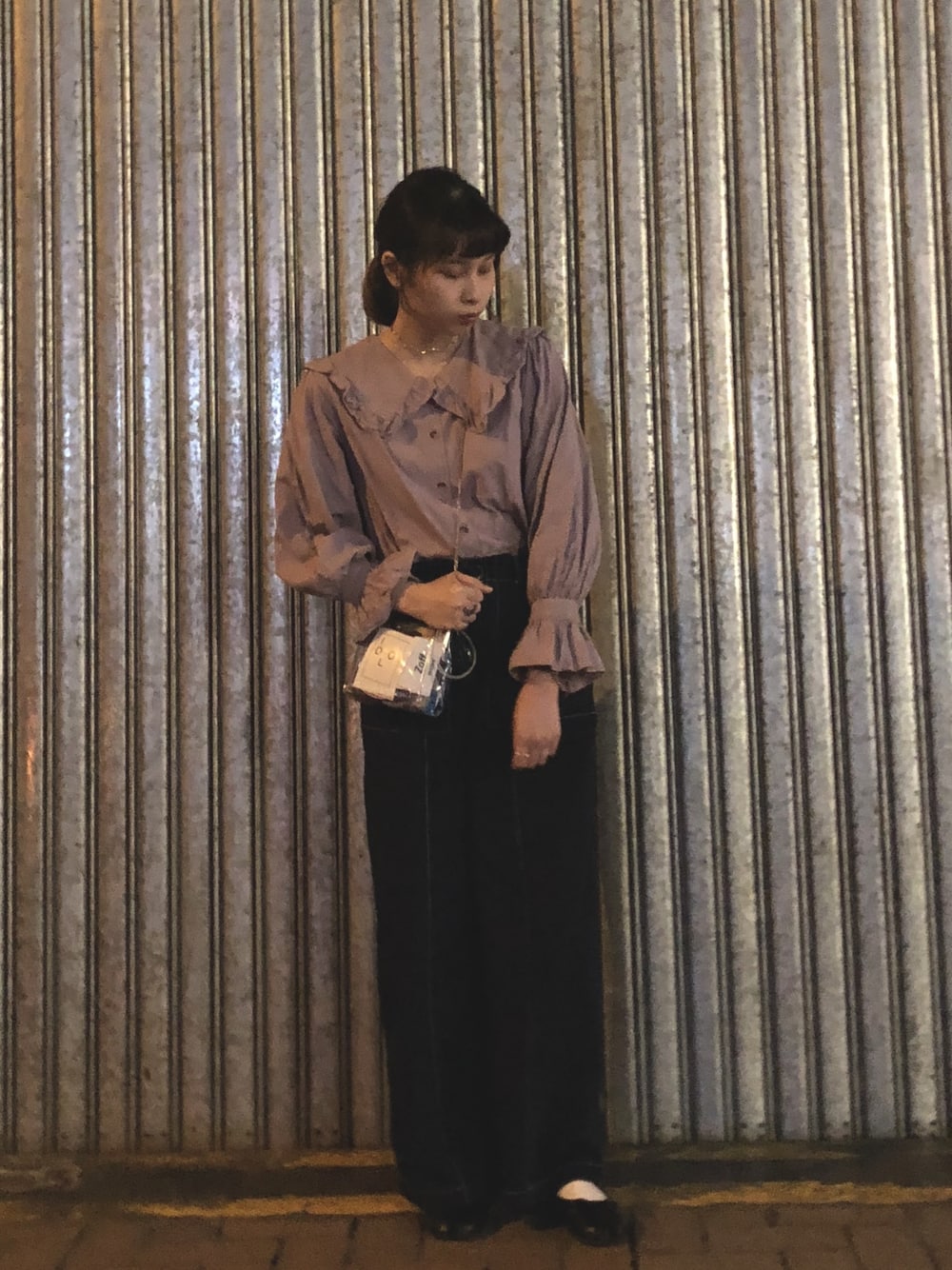 「CACOのアイテム（その他パンツ、ブルー系）」を使った、bincyさん（レディース・157cm）の秋コーディネートの1枚目の写真